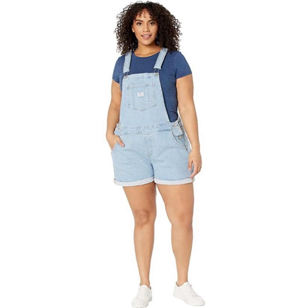 Levi's Plus Shortall in Short Fused NWOT